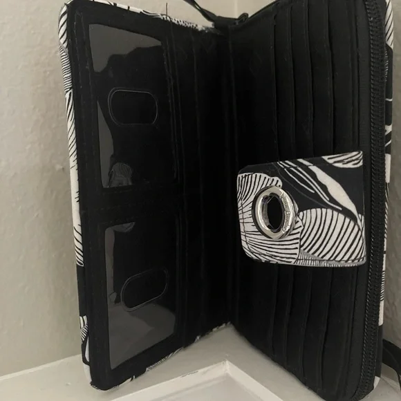 Vera Bradley Bedford Blooms Wallet - Picture 8 of 8